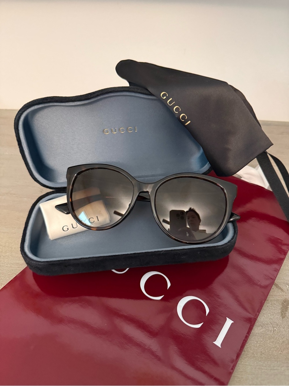 Gucci Women’s Tortoise Shell Cat Eye Sunglasses w/ Case & Dust Bag